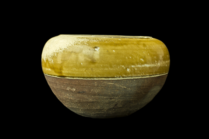 10. 唐黄釉敛口钵Tang (618-907) Yellow Glazed Bowl with Converged Mouth